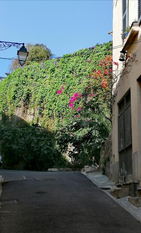 Beautiful Renovated Studio With View- Old Hyères Zewnętrze zdjęcie
