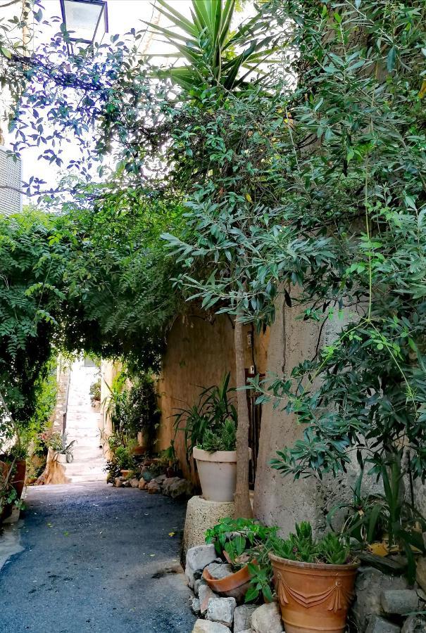 Beautiful Renovated Studio With View- Old Hyères Zewnętrze zdjęcie