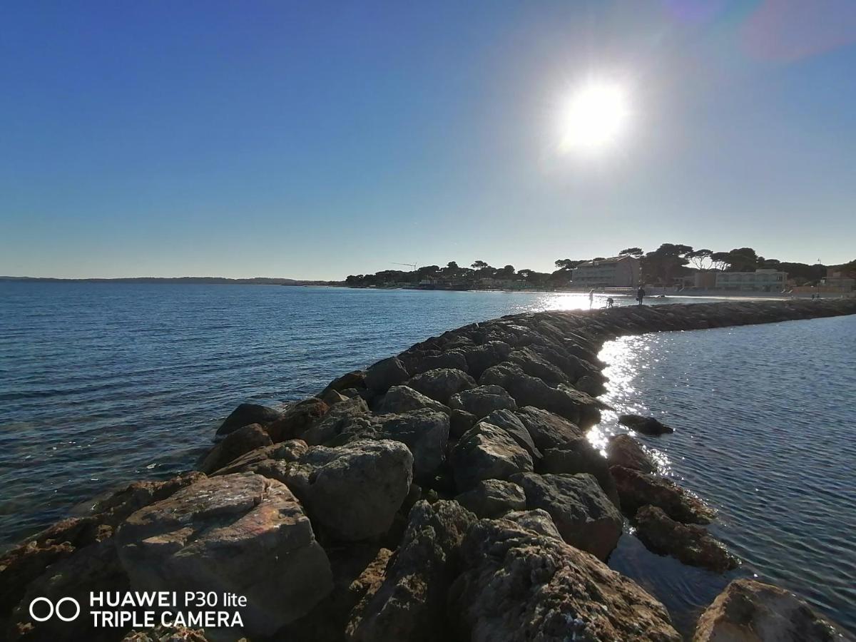 Beautiful Renovated Studio With View- Old Hyères Zewnętrze zdjęcie