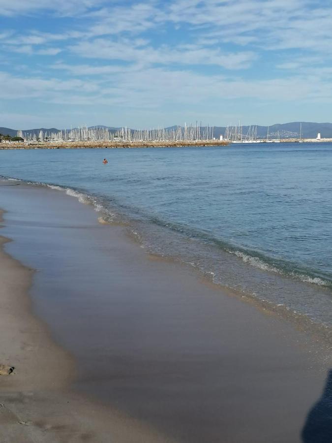 Beautiful Renovated Studio With View- Old Hyères Zewnętrze zdjęcie